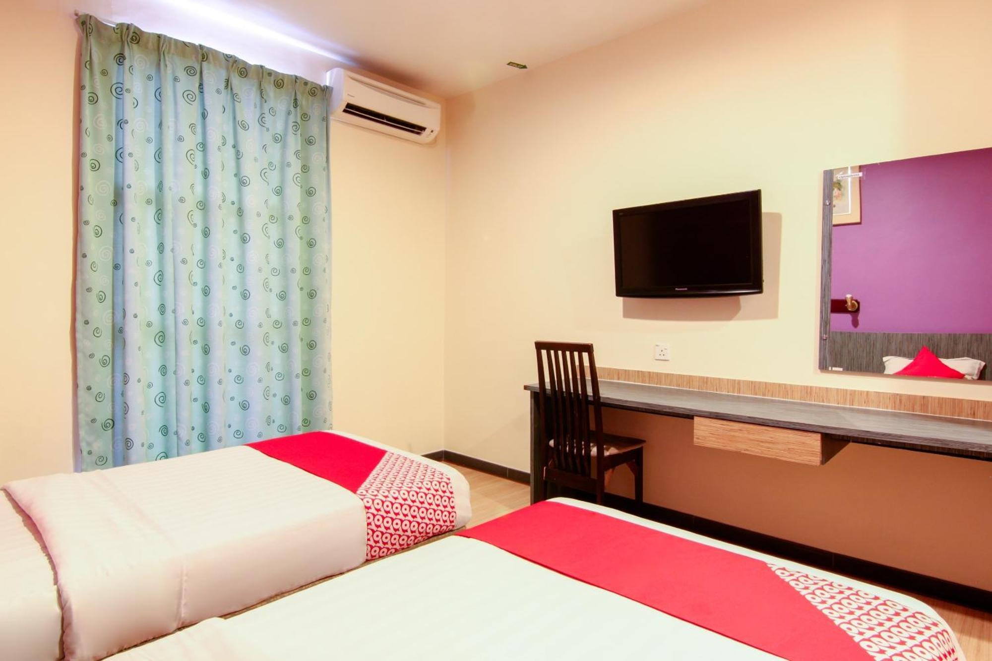 OYO 43930 Hotel Esplanade SDK Exterior foto